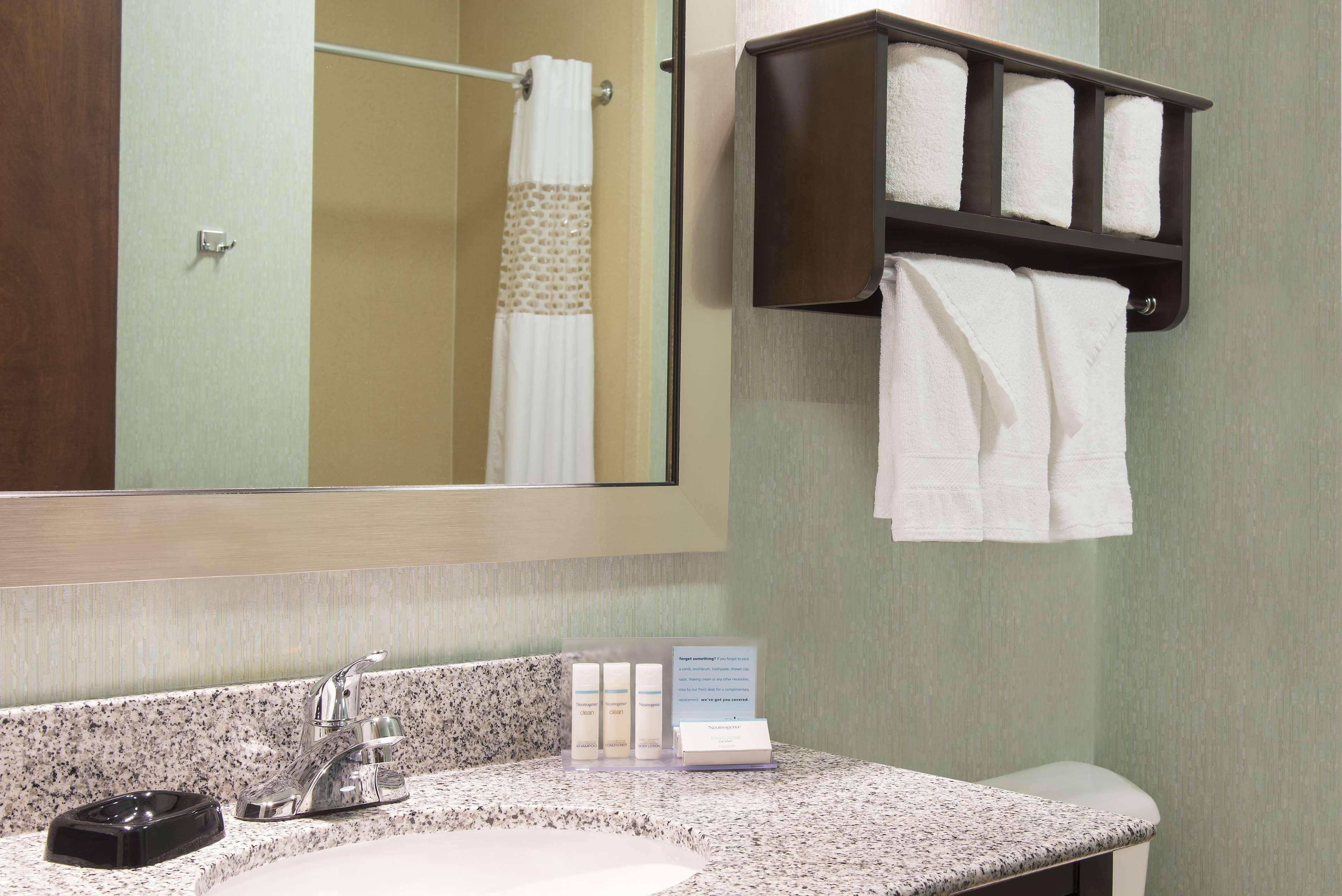 Hampton Inn & Suites Кокомо Екстериор снимка