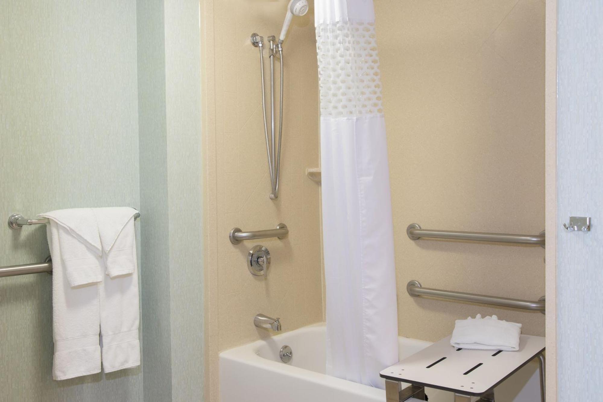 Hampton Inn & Suites Кокомо Екстериор снимка