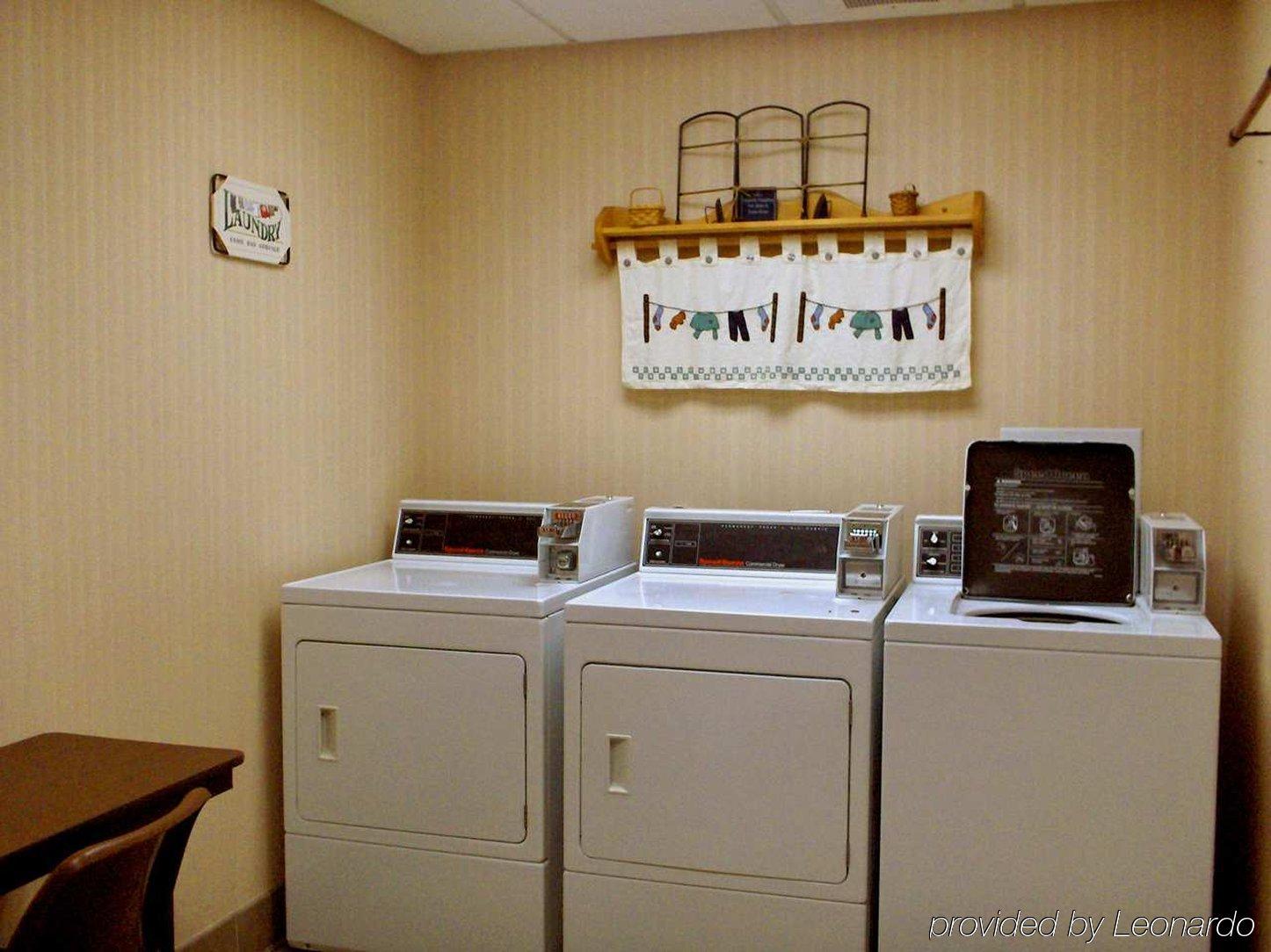 Hampton Inn & Suites Кокомо Съоръжения снимка