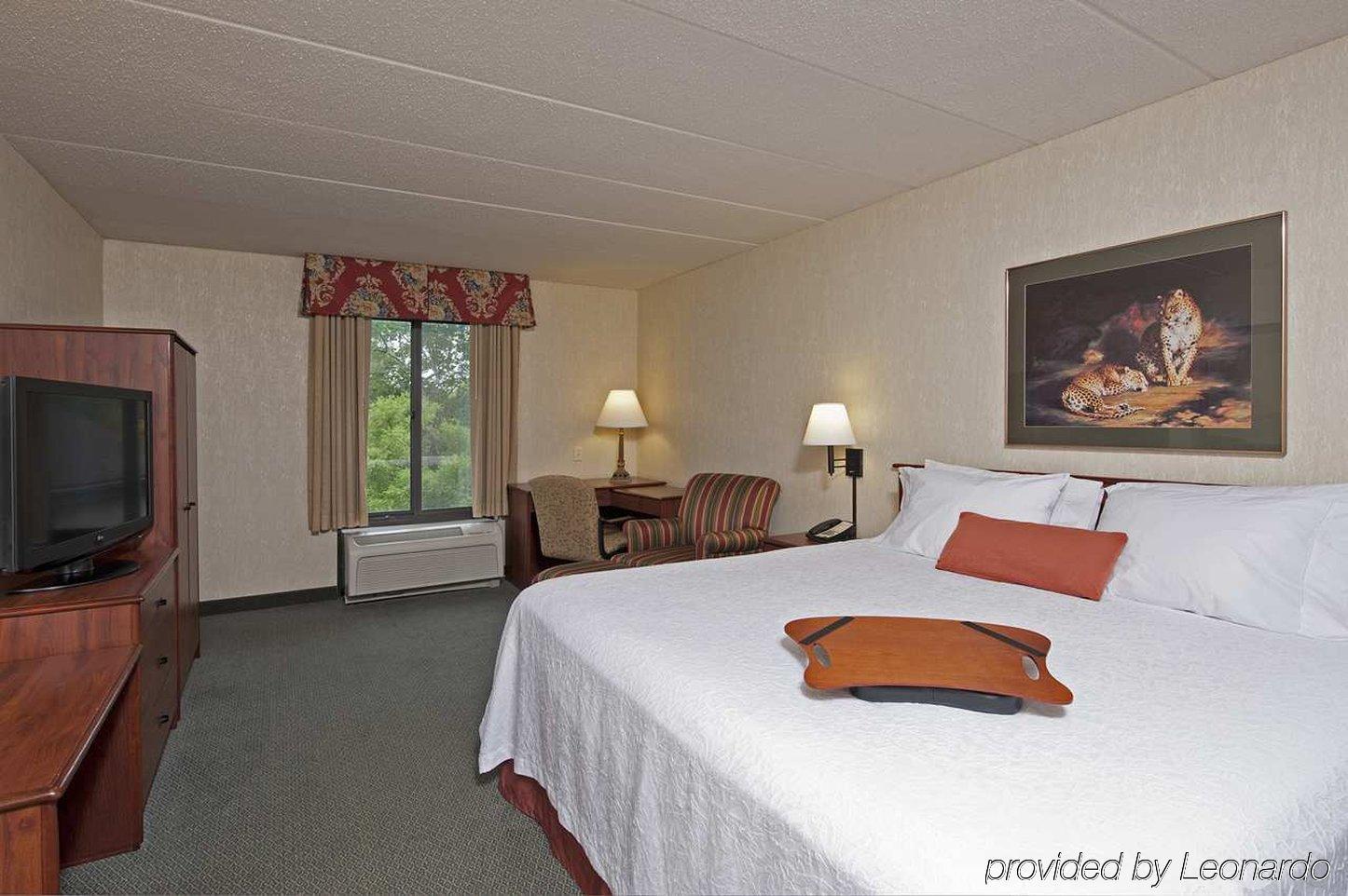 Hampton Inn & Suites Кокомо Стая снимка